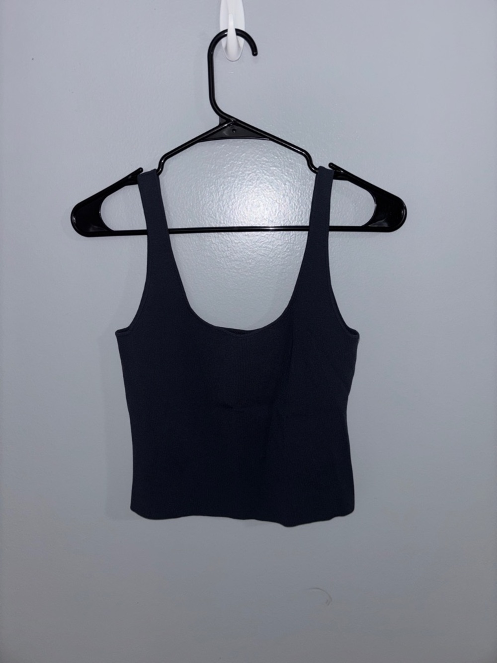 Vince Black Ribbed Scoop Tank
